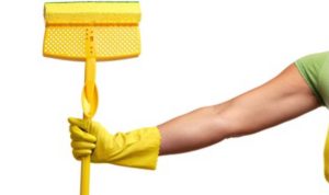 عمال تنظيف المنازل